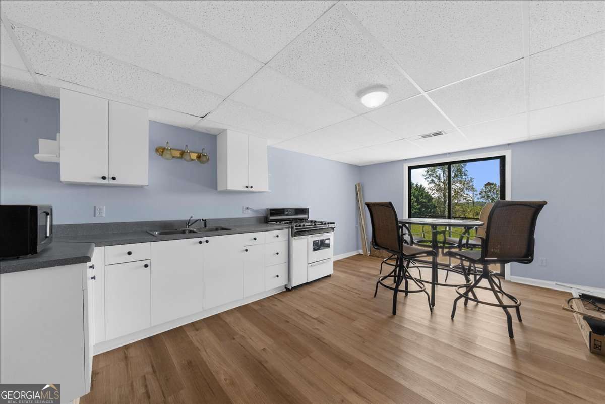 518 Overlook Dr 7.93 acres