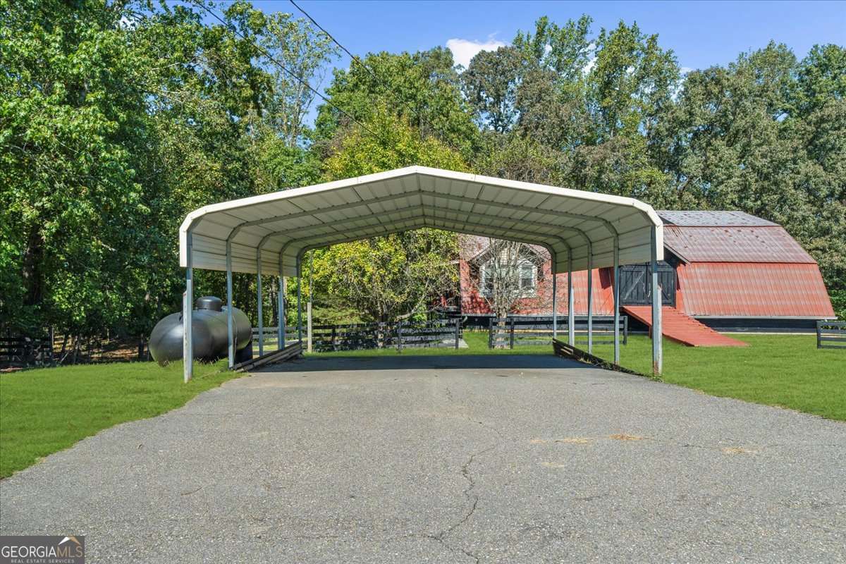 518 Overlook Dr 7.93 acres