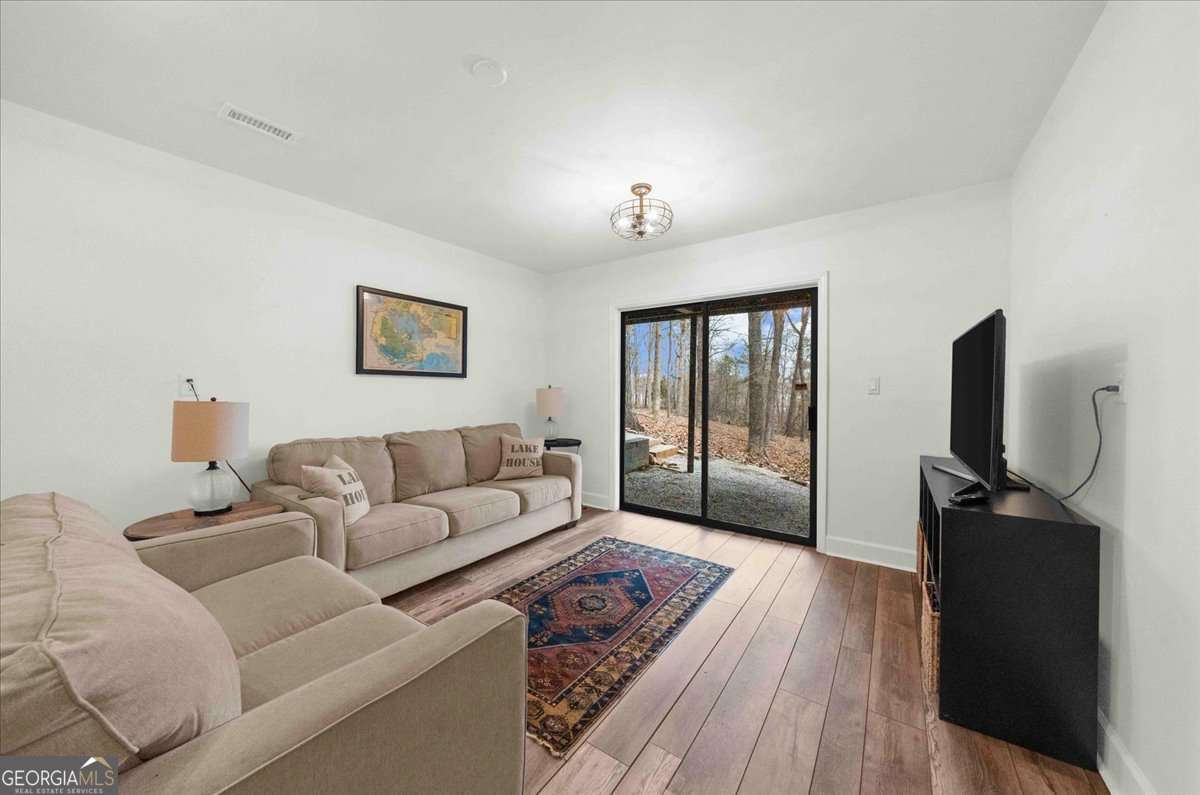 5410 Honeysuckle Trail