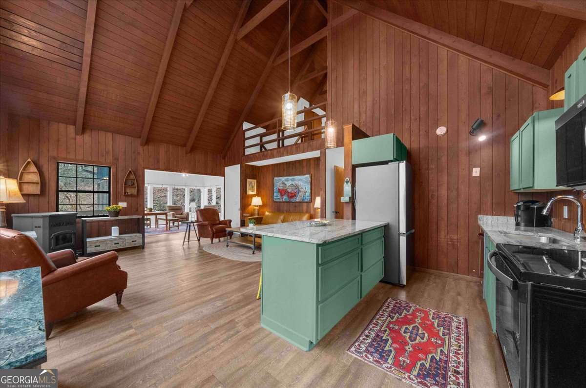 5410 Honeysuckle Trail