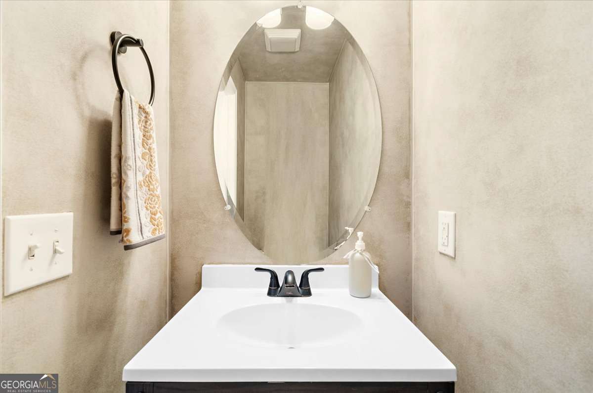 3375 Bridgeshaw Drive