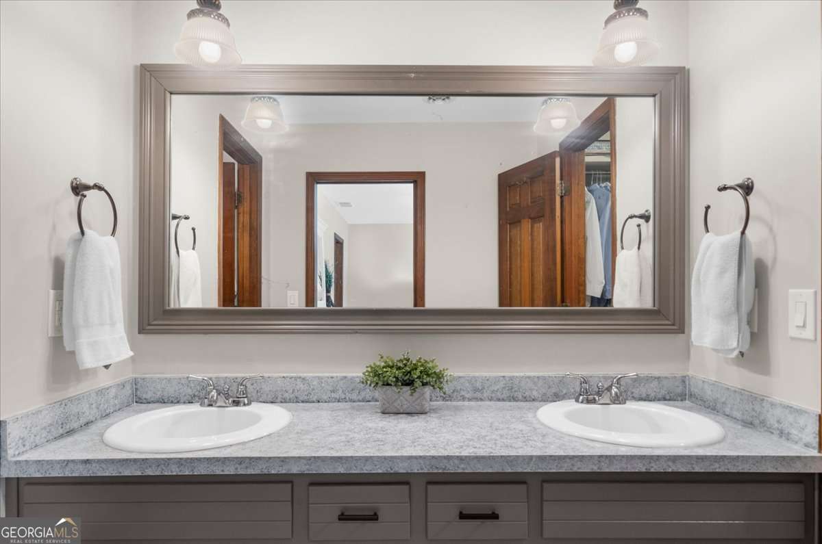5573 Hidden Harbor Landing