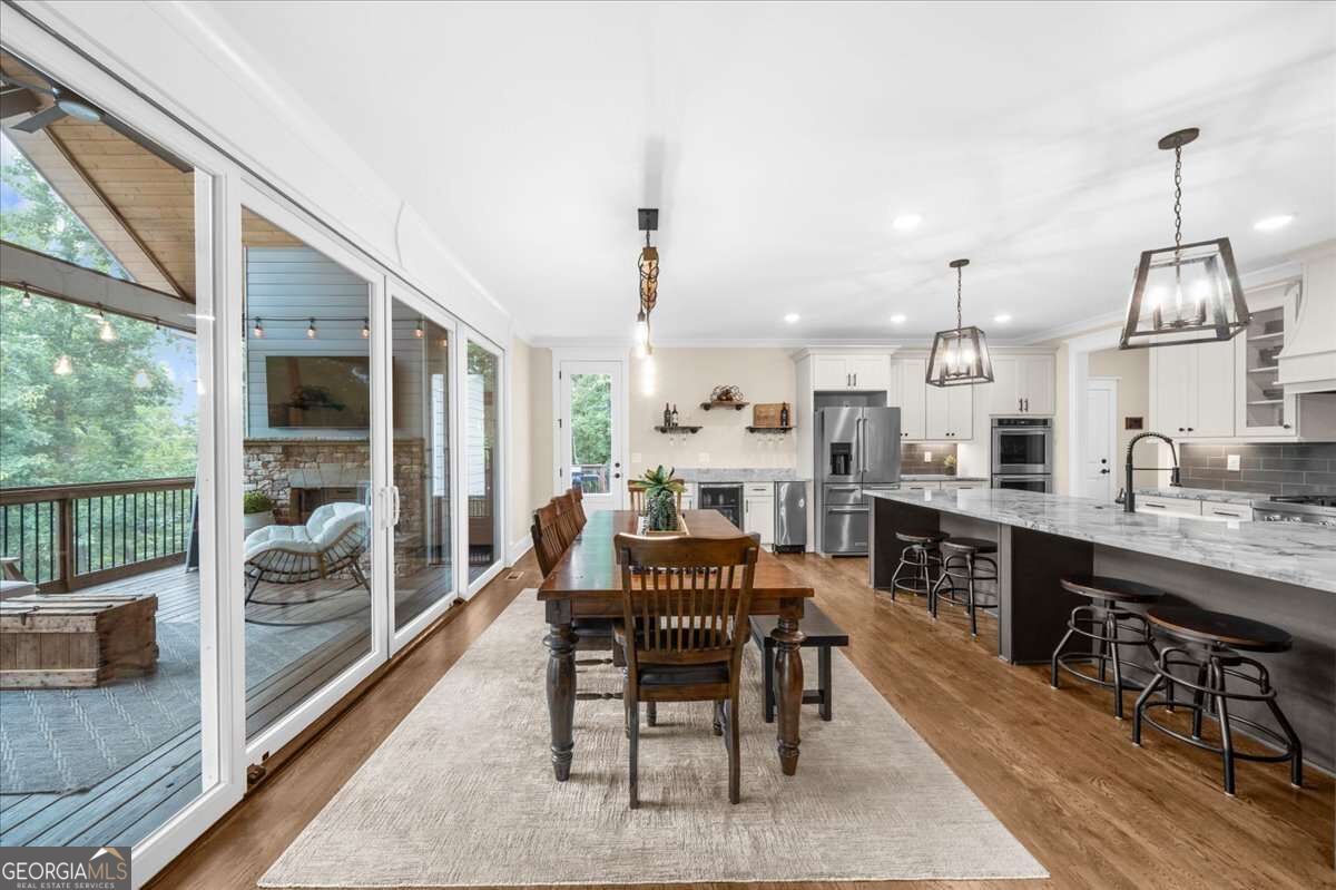 7560 Crestline Drive