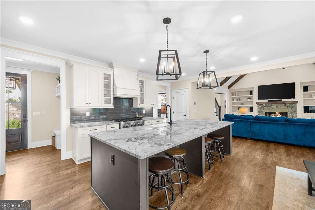 7560 Crestline Drive