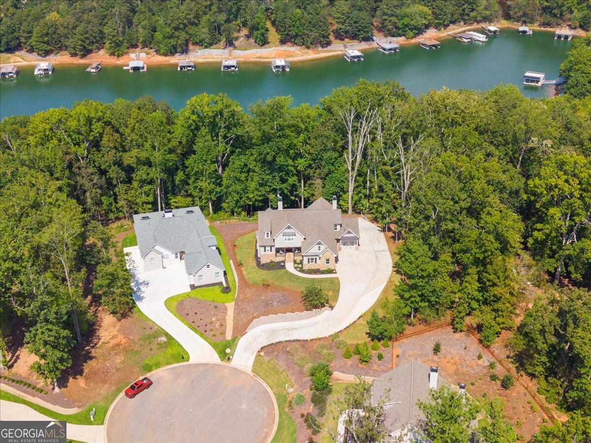 7560 Crestline Drive