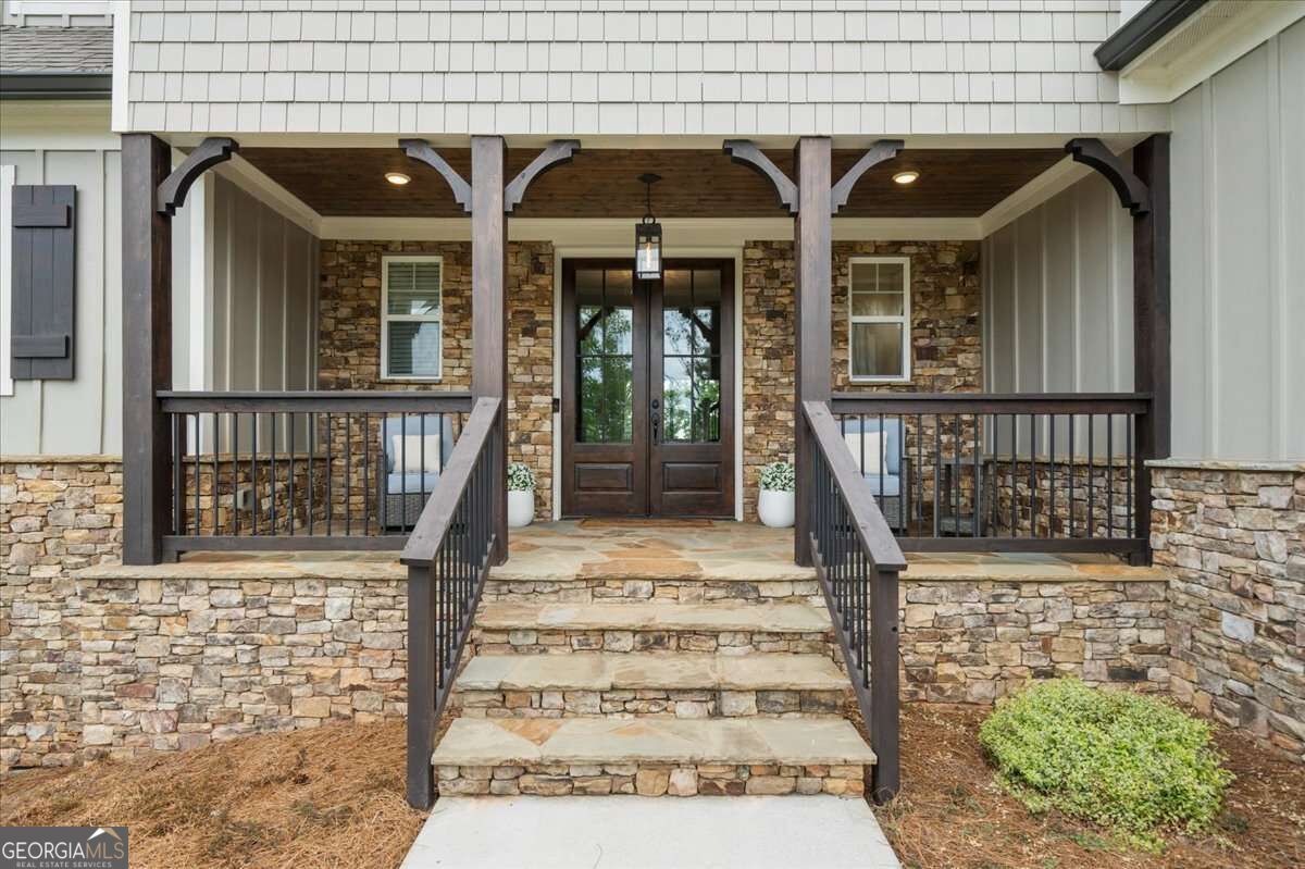 7560 Crestline Drive