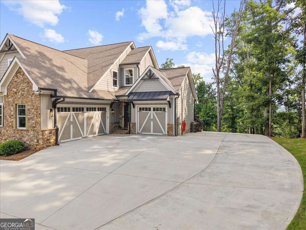 7560 Crestline Drive