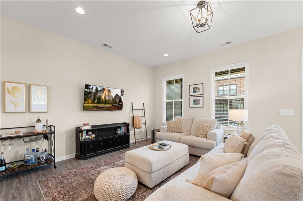 6310 Cortland Walk