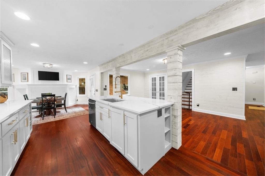 4735 Log Cabin Road