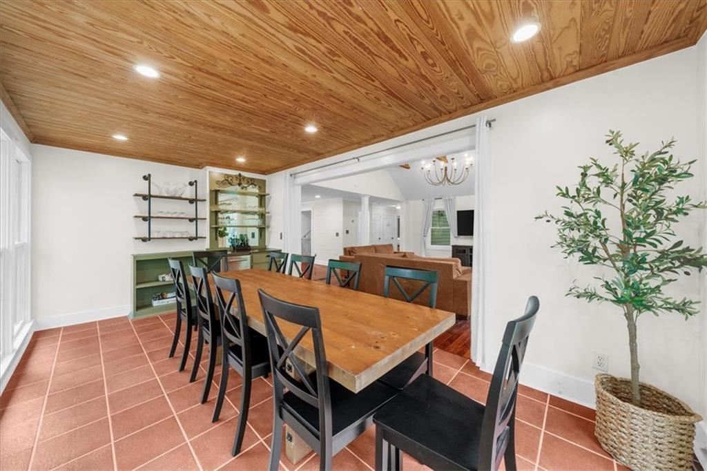 4735 Log Cabin Road