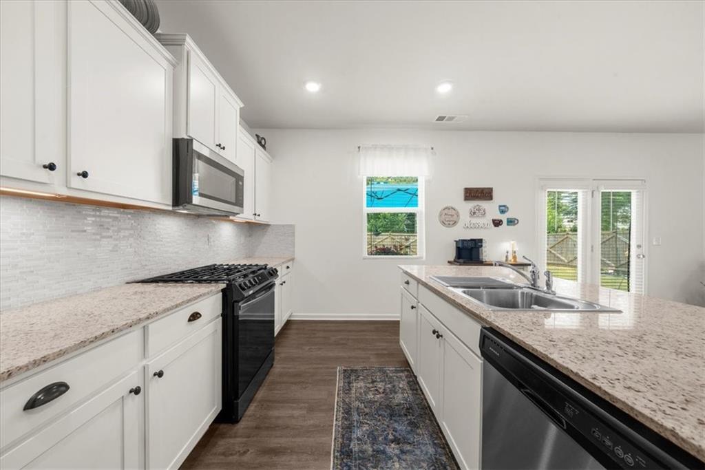 5634 Barberry Avenue