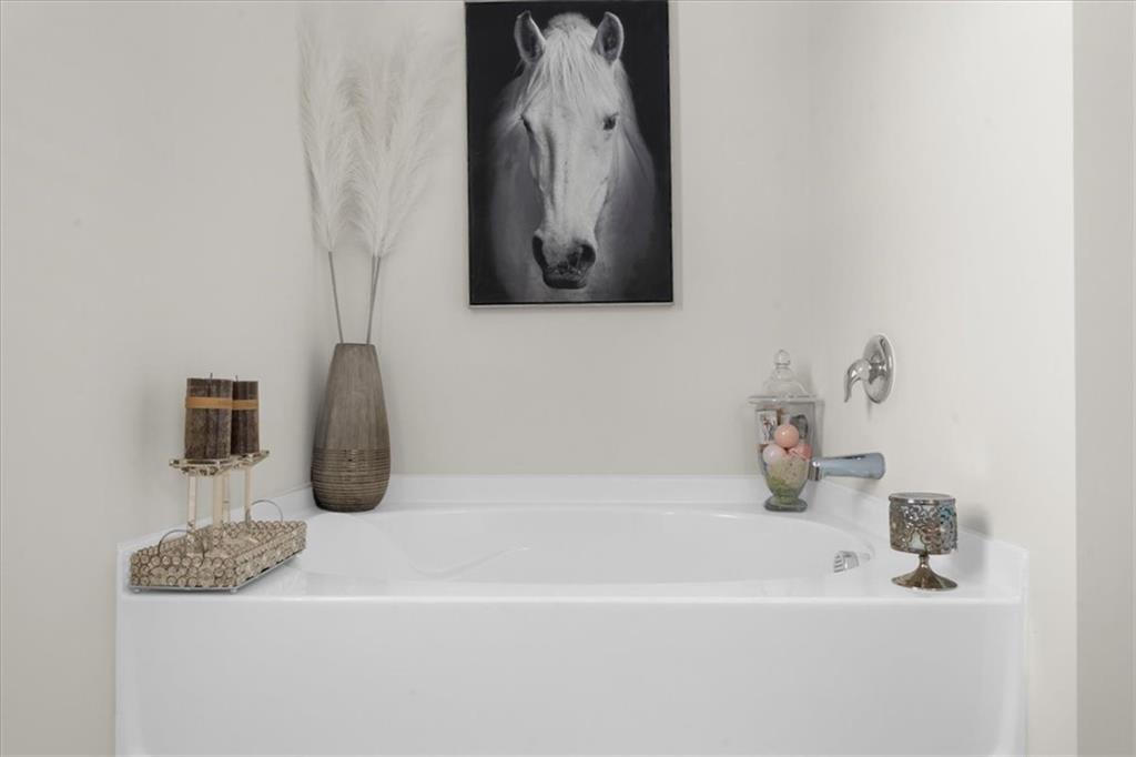 5634 Barberry Avenue