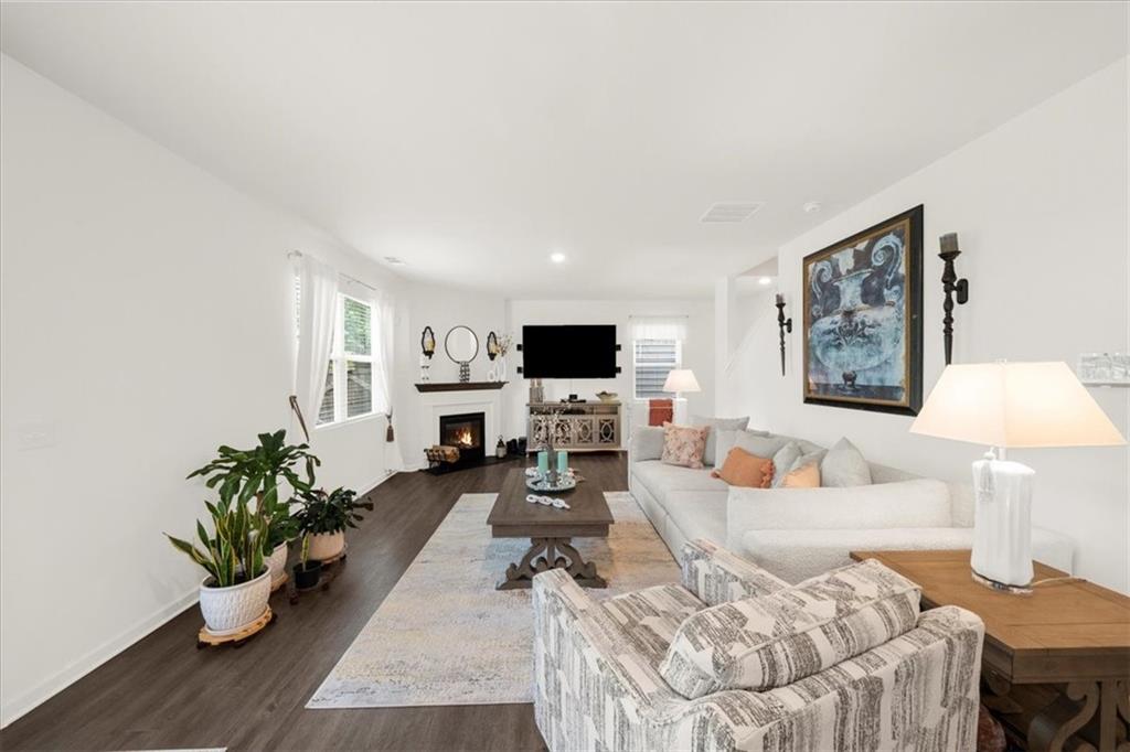 5634 Barberry Avenue