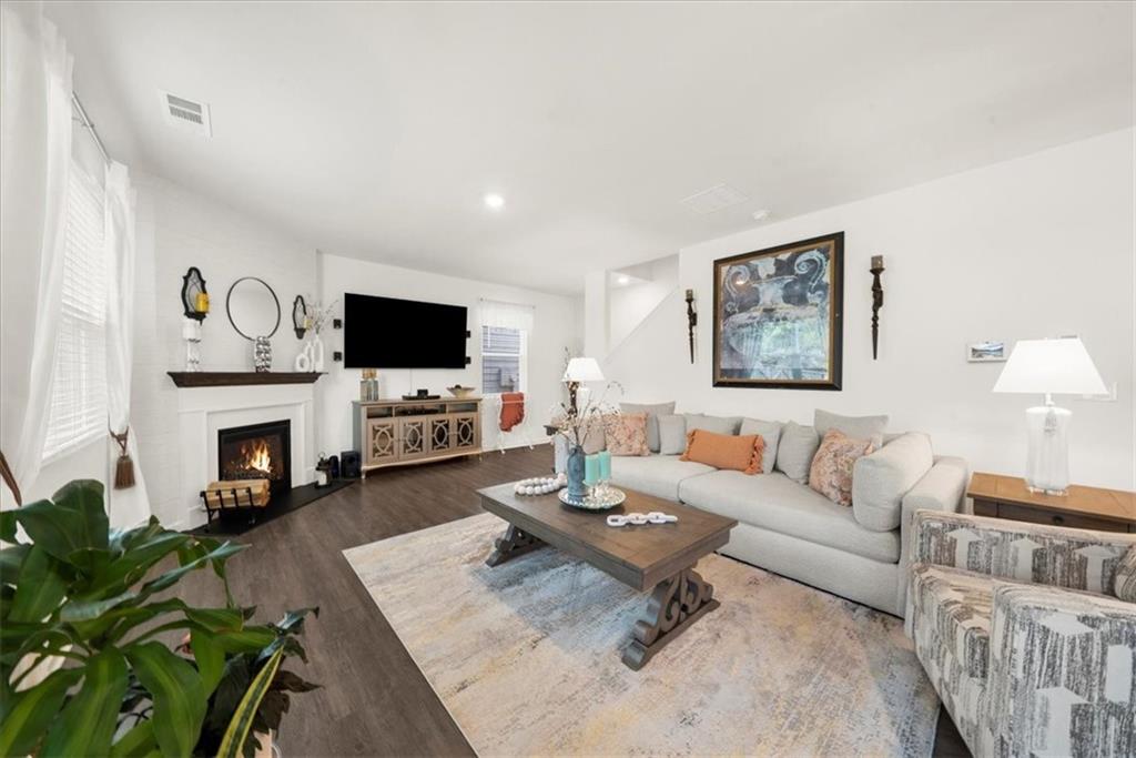 5634 Barberry Avenue