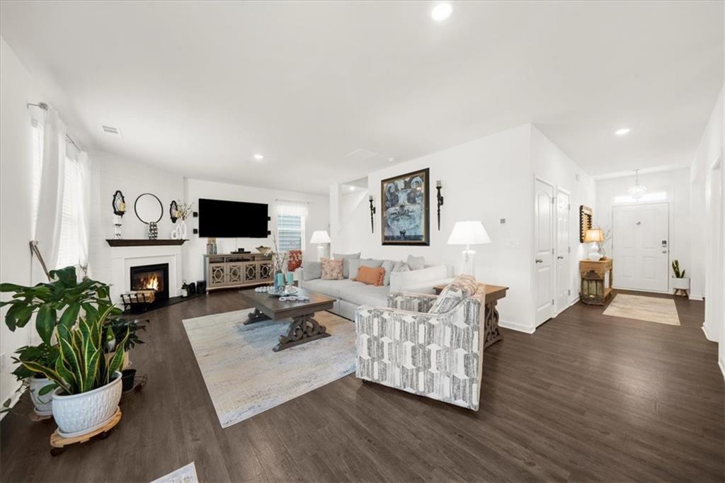 5634 Barberry Avenue