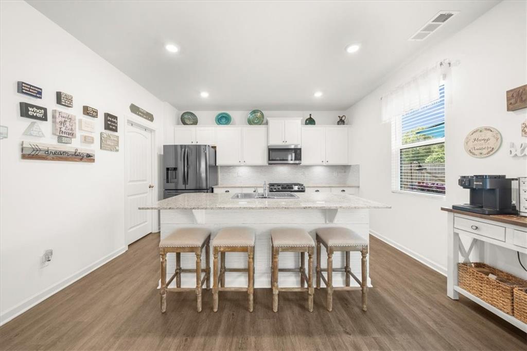 5634 Barberry Avenue