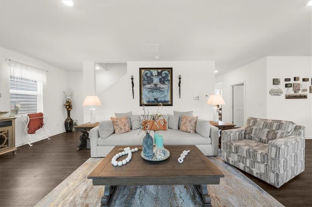 5634 Barberry Avenue