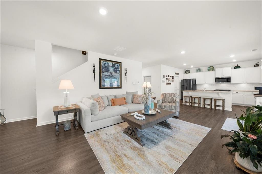 5634 Barberry Avenue