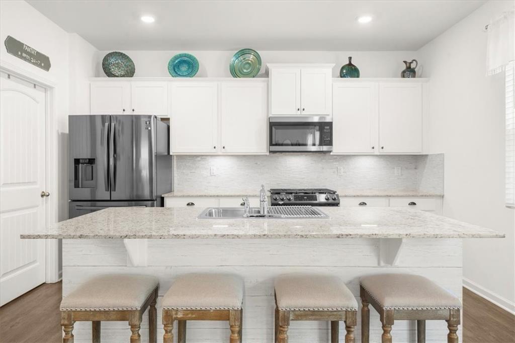 5634 Barberry Avenue