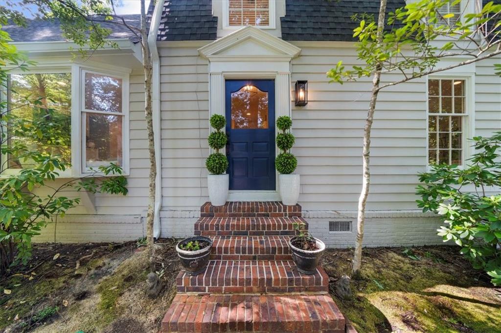 245 W Spalding Drive