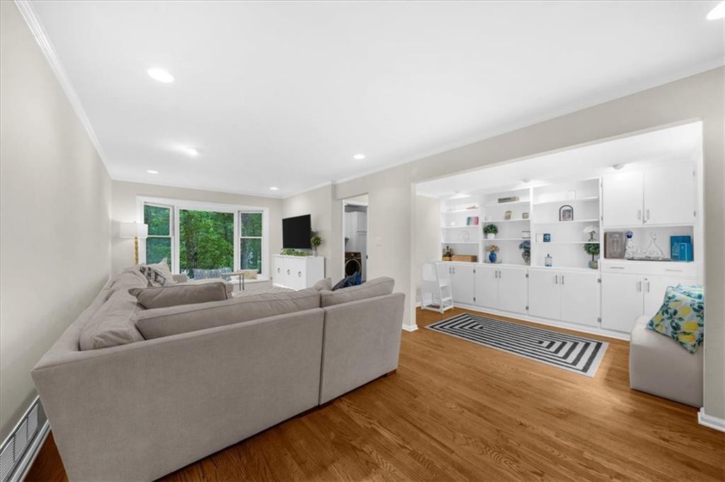245 W Spalding Drive