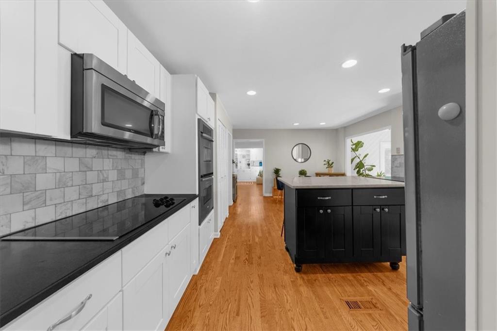 245 W Spalding Drive