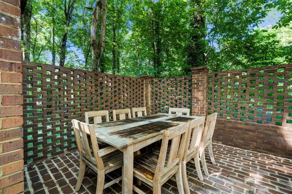 245 W Spalding Drive