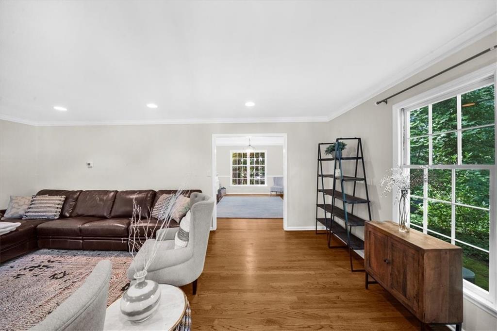 245 W Spalding Drive