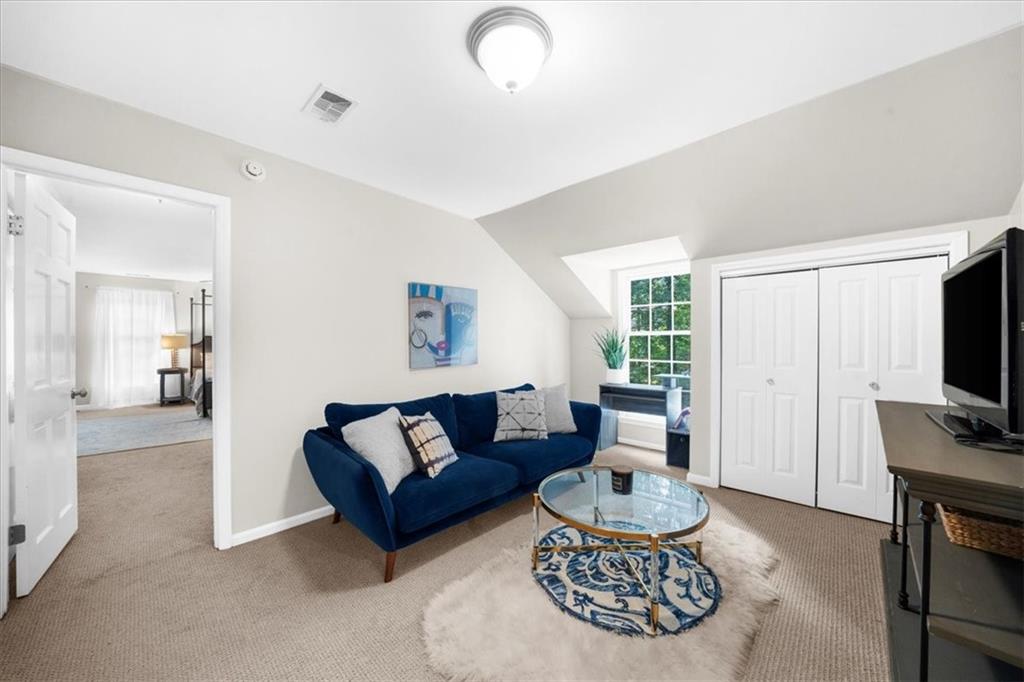 245 W Spalding Drive