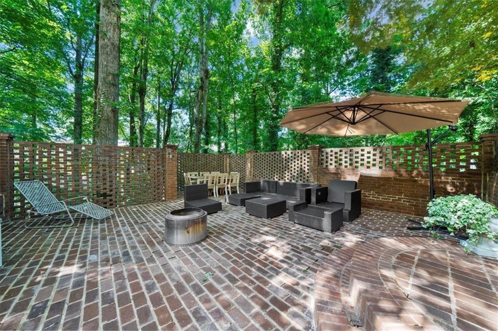 245 W Spalding Drive
