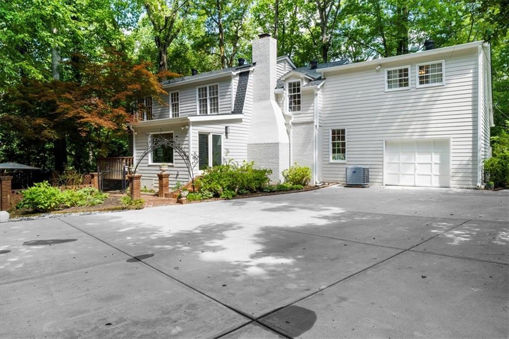 245 W Spalding Drive