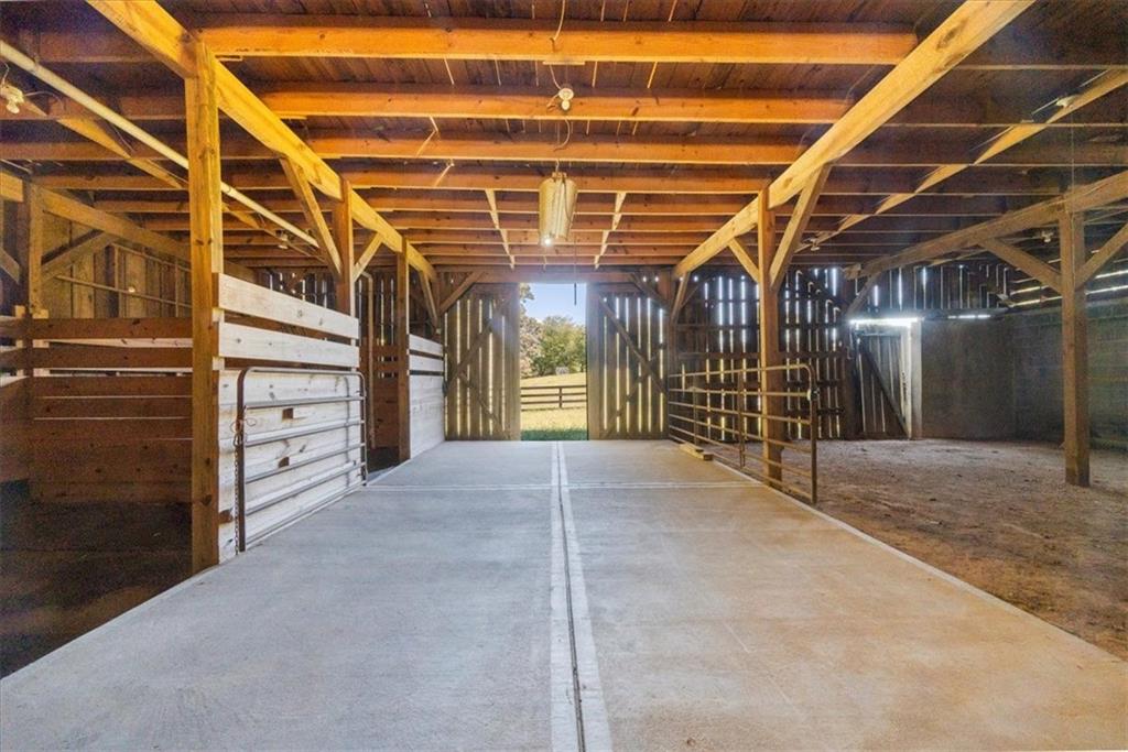 518 Overlook Dr 7.93 acres