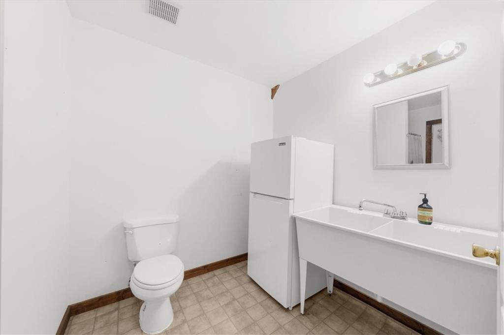 518 Overlook Dr 7.93 acres