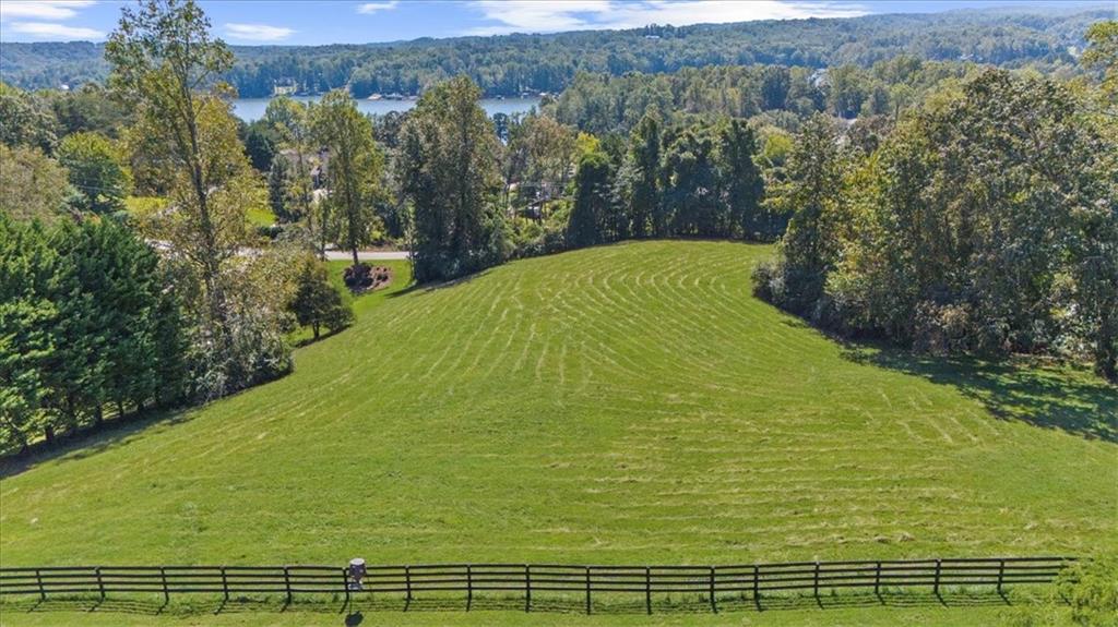 518 Overlook Dr 7.93 acres