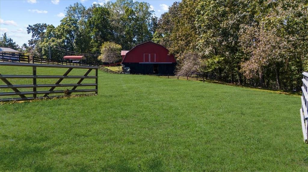 518 Overlook Dr 7.93 acres