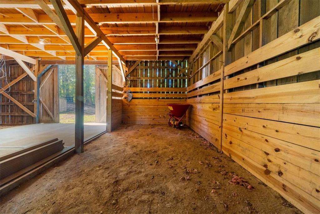 518 Overlook Dr 7.93 acres