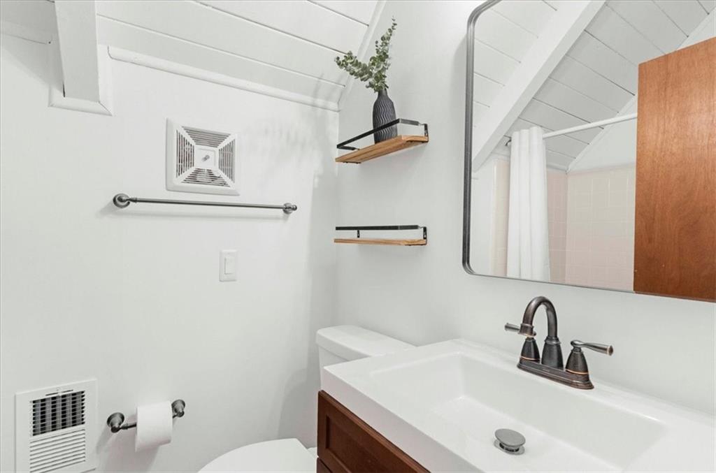 5410 Honeysuckle Trail