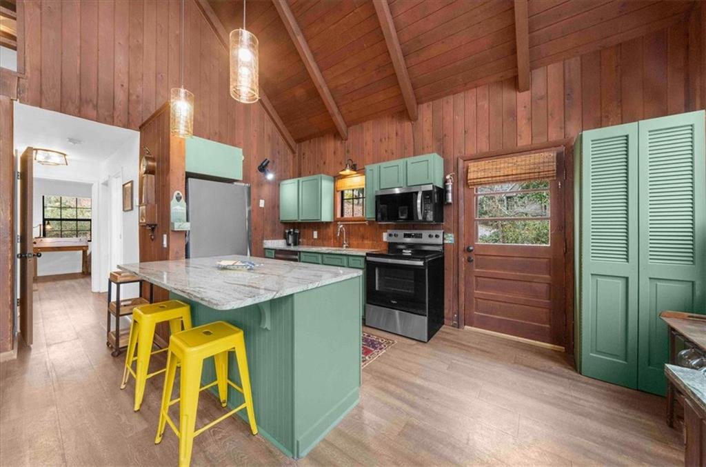 5410 Honeysuckle Trail