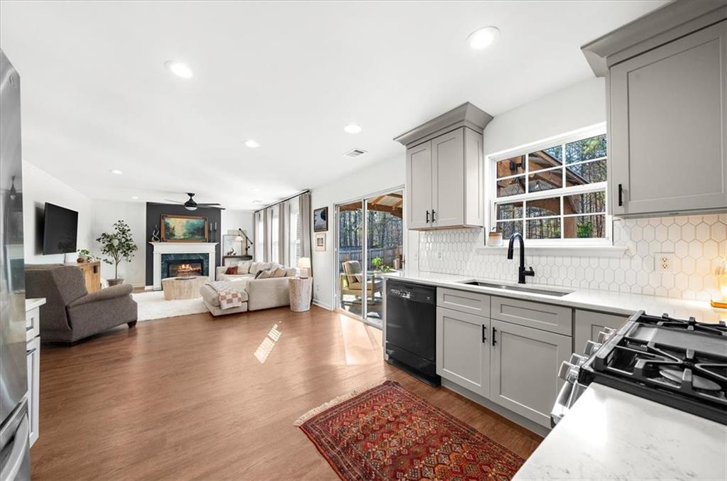 3375 Bridgeshaw Drive
