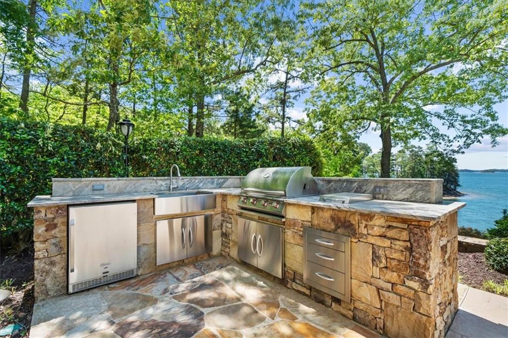 5340 Point South Drive