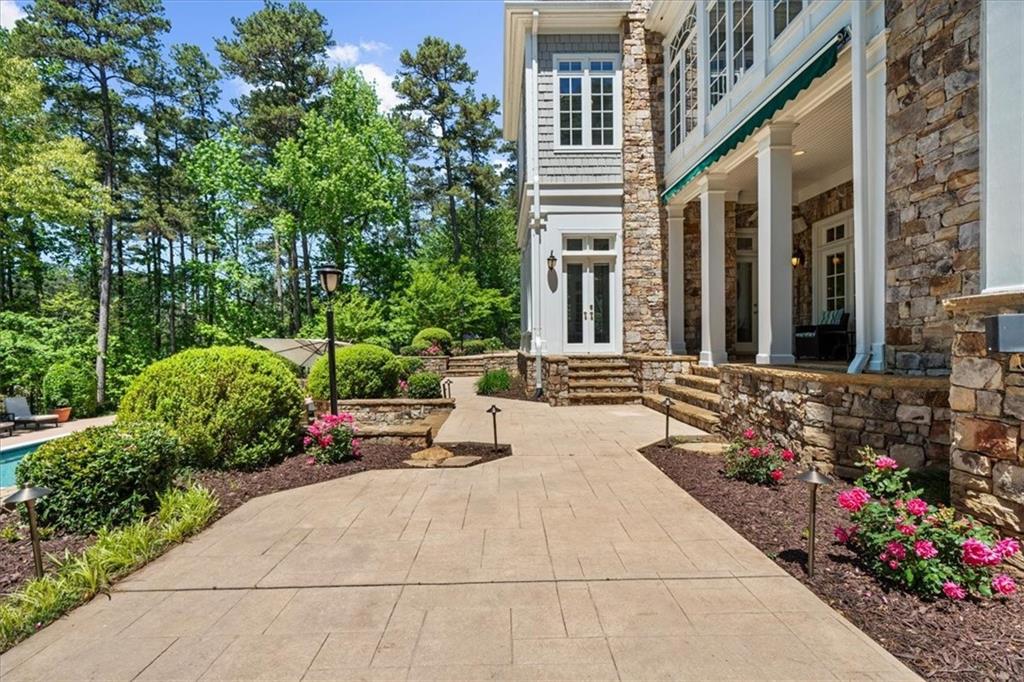 5340 Point South Drive