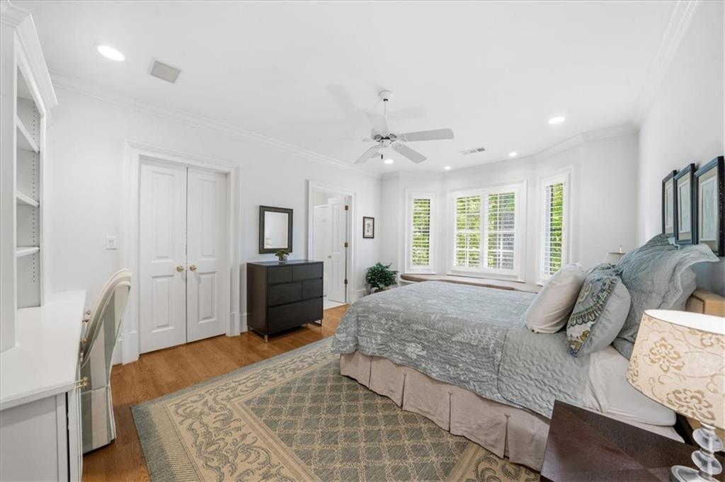 5340 Point South Drive