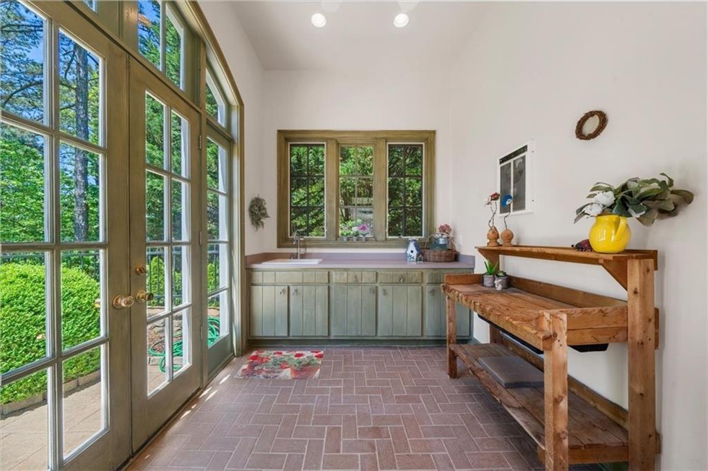 5340 Point South Drive