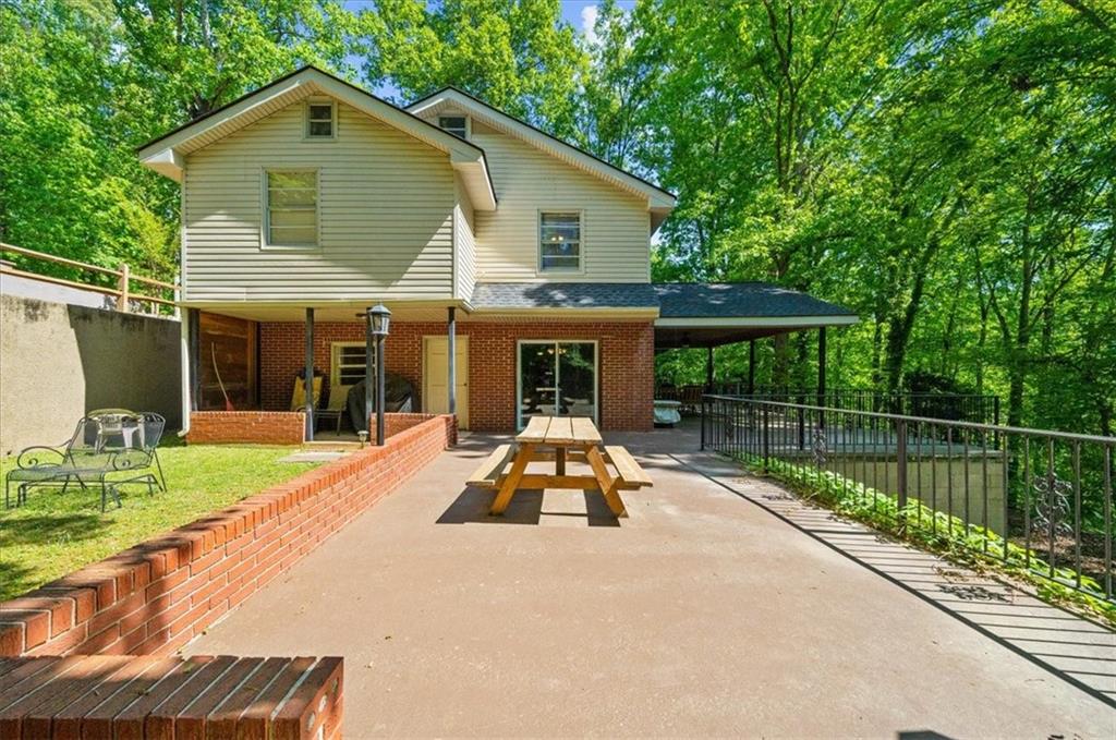 9670 Lee Circle