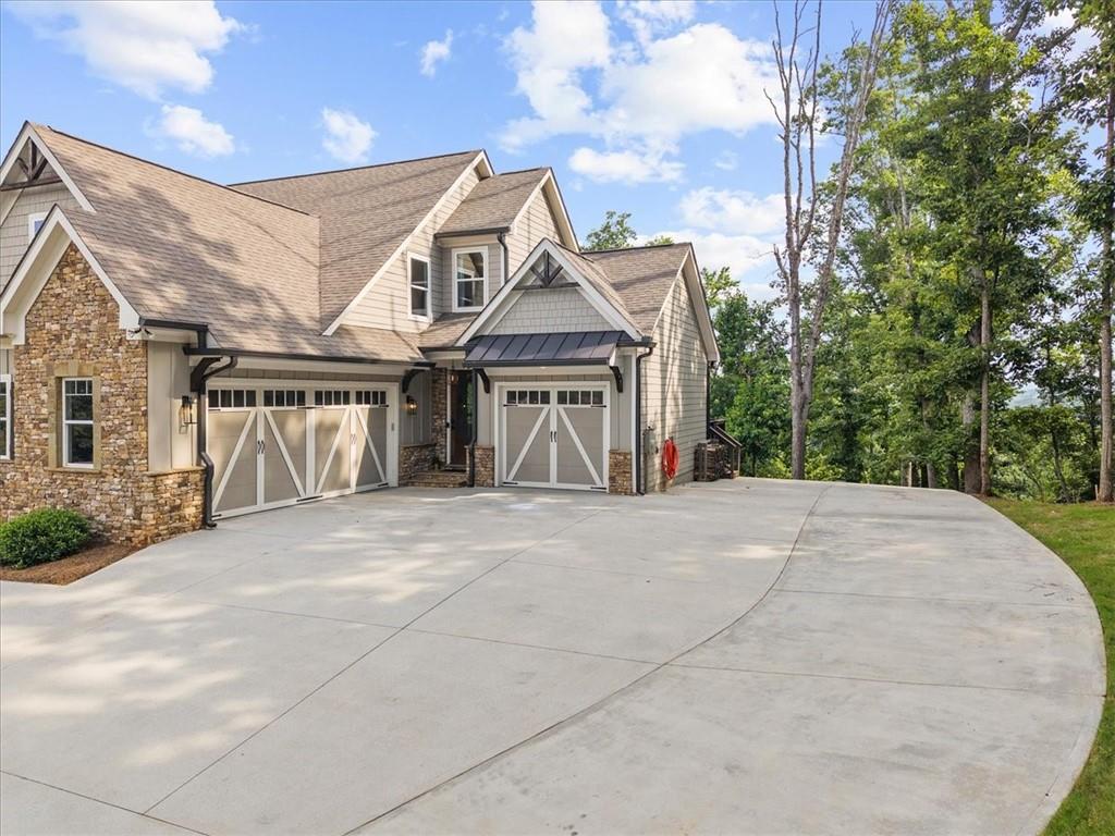 7560 Crestline Drive