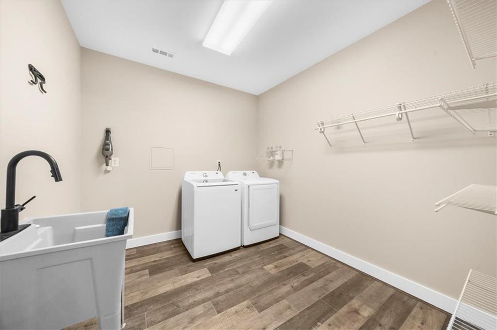 7560 Crestline Drive