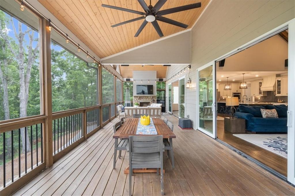 7560 Crestline Drive