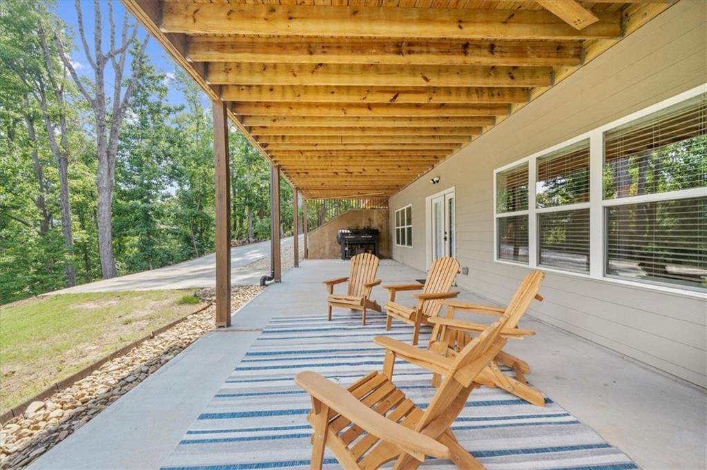 7560 Crestline Drive
