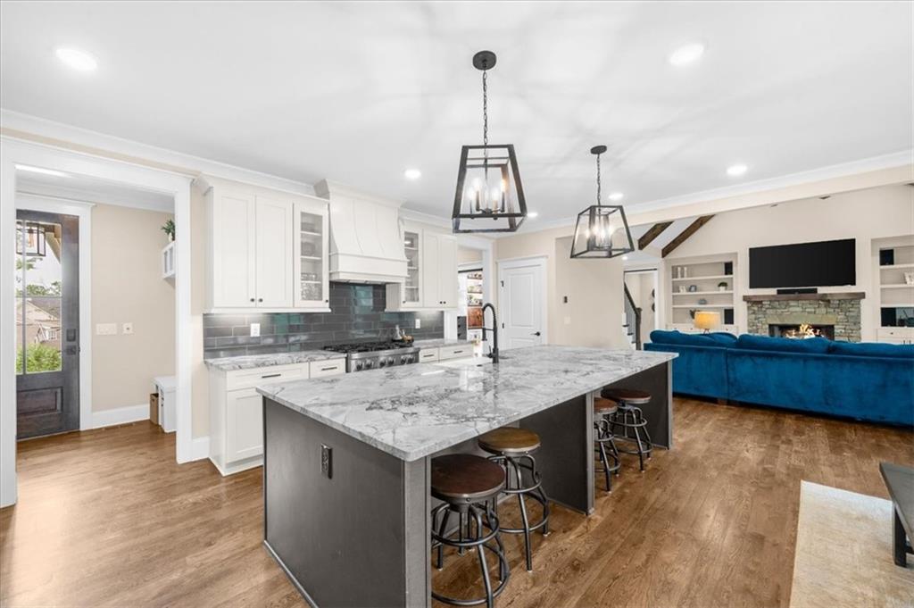 7560 Crestline Drive