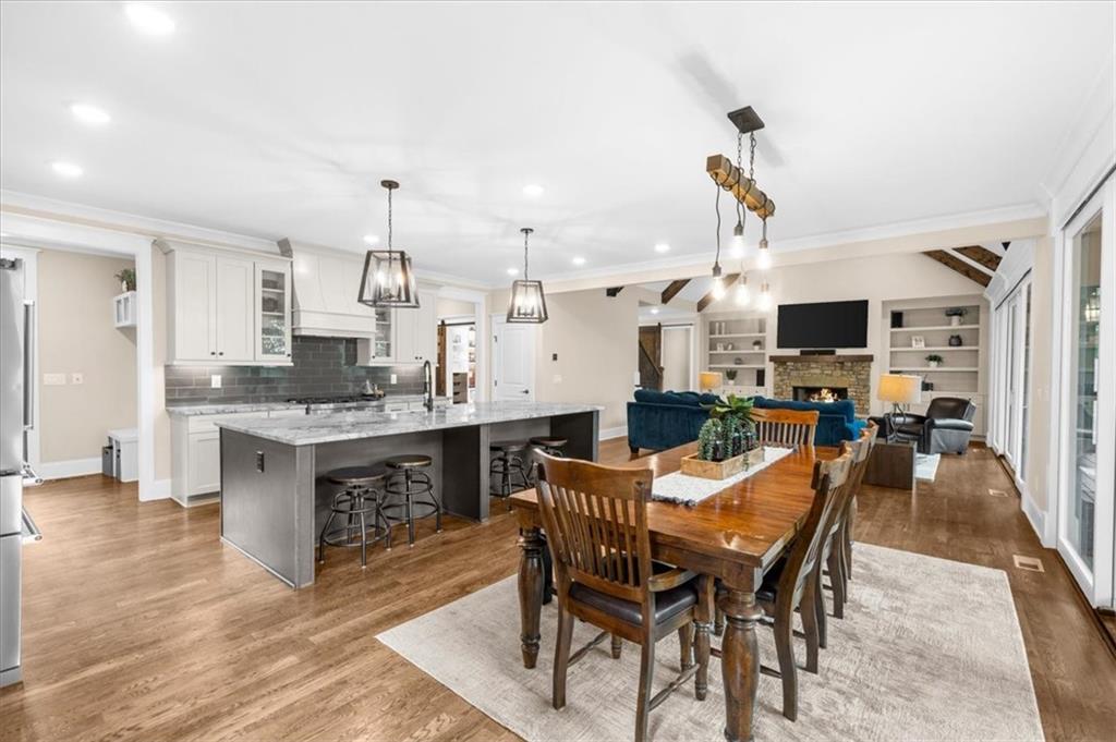 7560 Crestline Drive